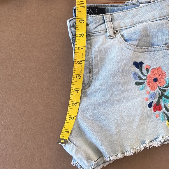 Lucky Brand Girl Sz 14 embroidered floral shorts - Picture 7 of 16